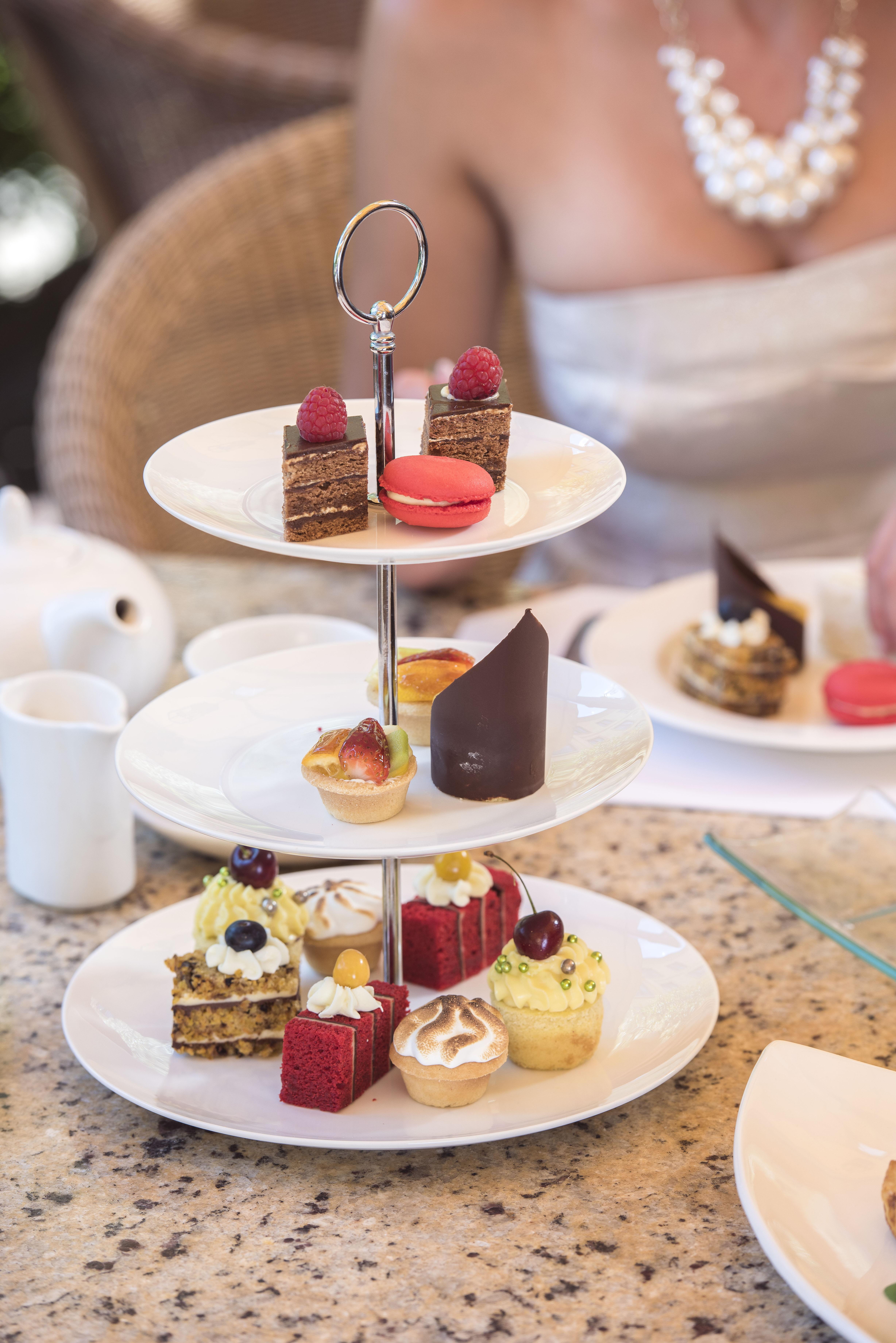 Palazzo Hotel フォーウェイズ エクステリア 写真 Afternoon tea at the InterContinental Hotel, Berlin